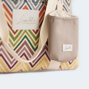 Leopold's Finest | Cosybag Portofino mit Chevron Muster Nahansicht Leckerlibeutel aus veganem Kunstleder