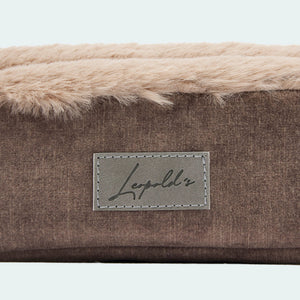 Leopold's Finest Orthopädische Hundematratze Braun Logo Nahaufnahme