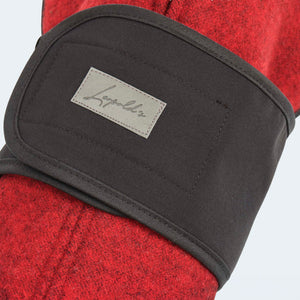 Leopold's Finest | Lodenmantel für Dackel und kleine Hunde in rot mit Softshell Bauchschutz in schwarz Details abnehmbarer und austauschbarer Bauchschutz 