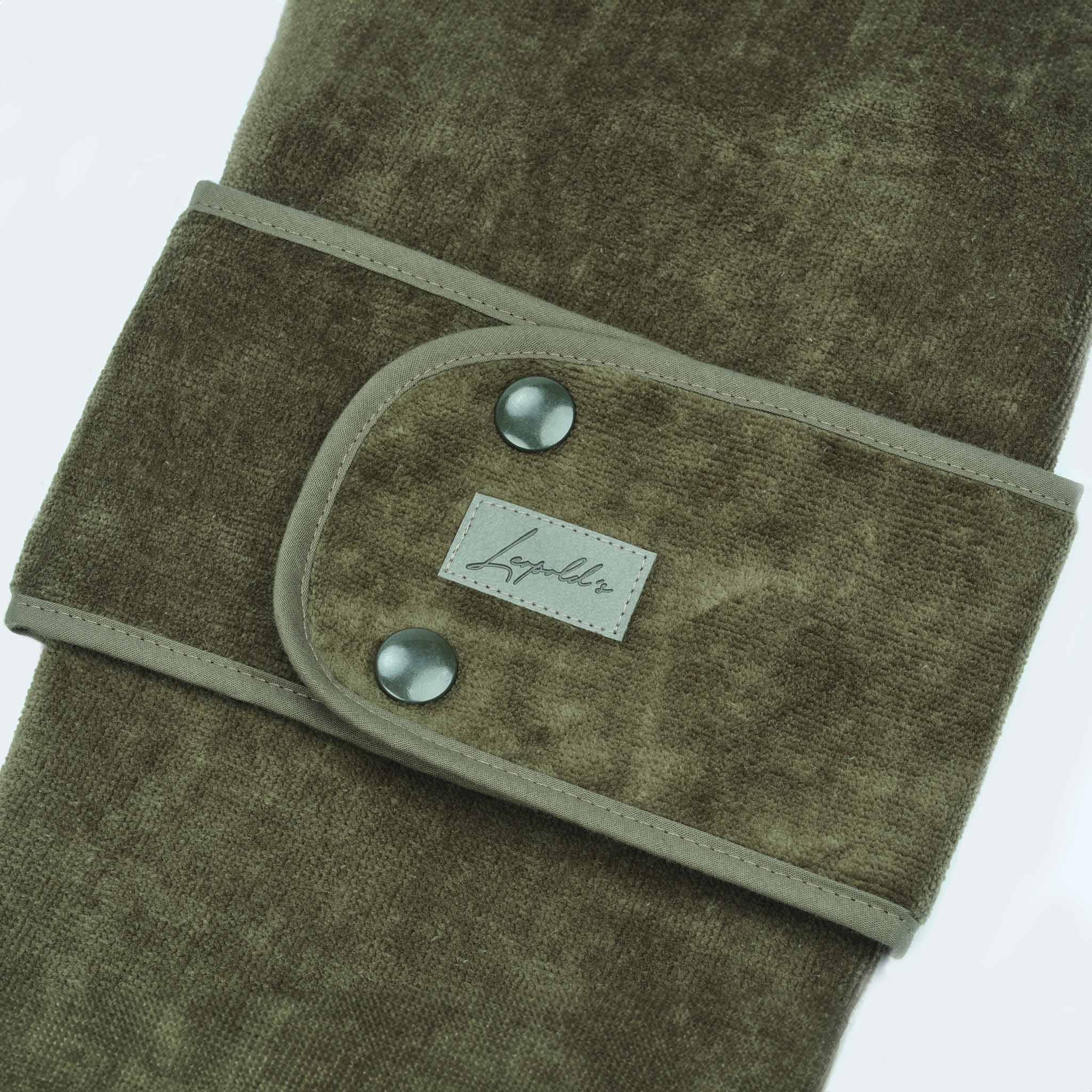 Leopold's Finest | Nahaufnahme Brustlatz [Oliv]