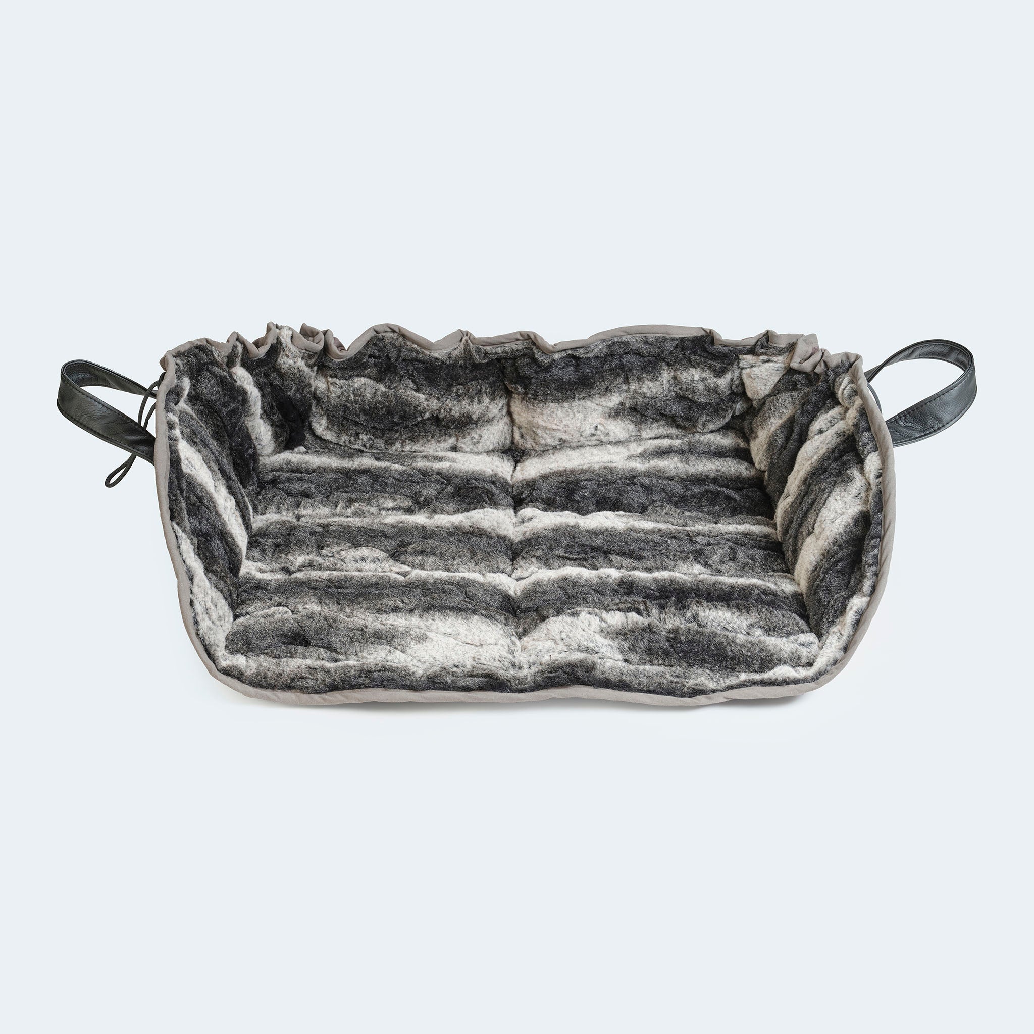 Hundekissen CosyCloud in Chincilla-Optik in Muschel-Form von vorne