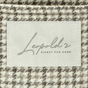 Leopold's Finest | Aufgenähtes Leopold's Finest for Dogs Logo auf der CosyBag St.Moritz mit Schattenkaro-Muster Hundetasche für Dackel und kleine Hunde 