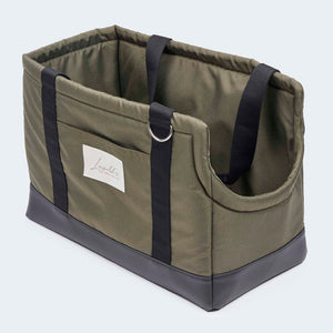 Hundetasche EasyLuxe in oliv Ansicht ohne Innenfutter. Karabiner für Leckerlibeutel.