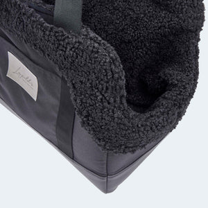 Hundetasche EasyLuxe für Dackel und kleine Hunde Nahaufnahme weiches Curly-Innenfutter